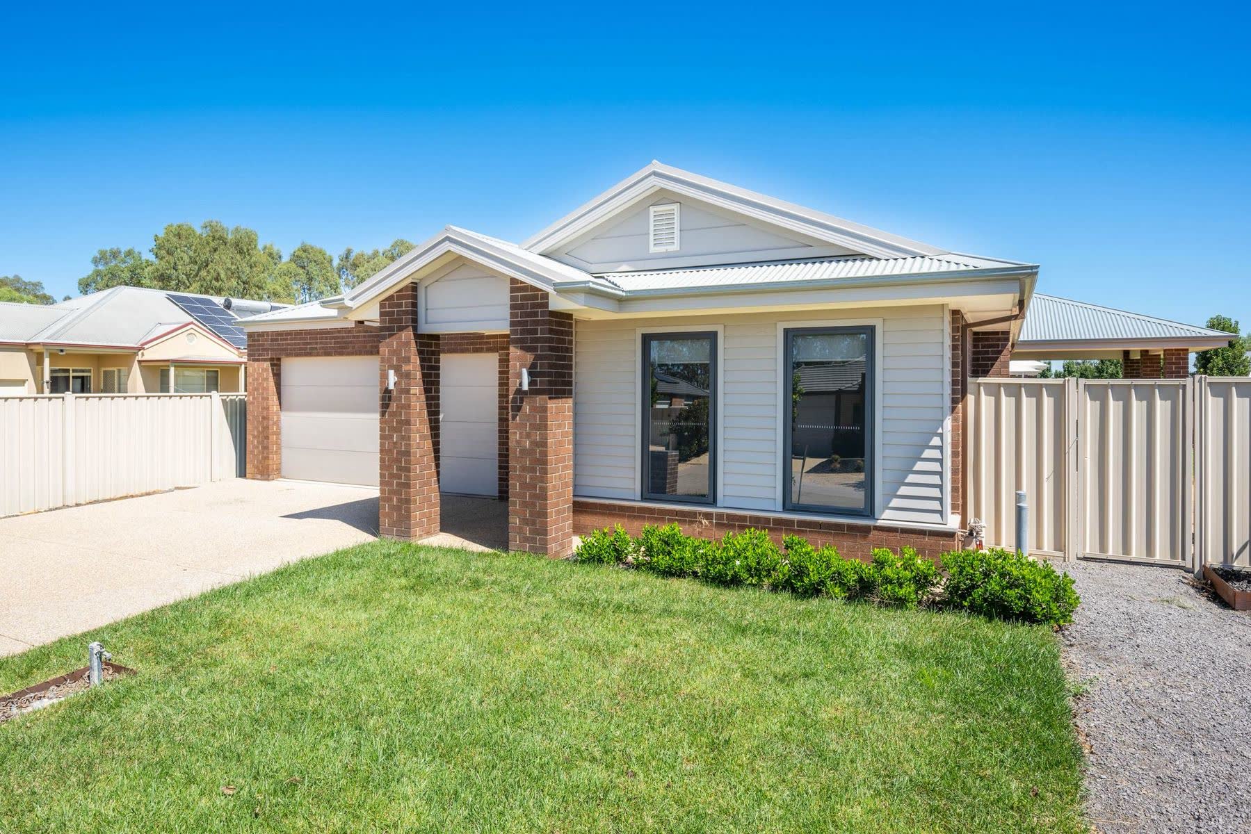 11 Bookar Place, Kialla, VIC 3631